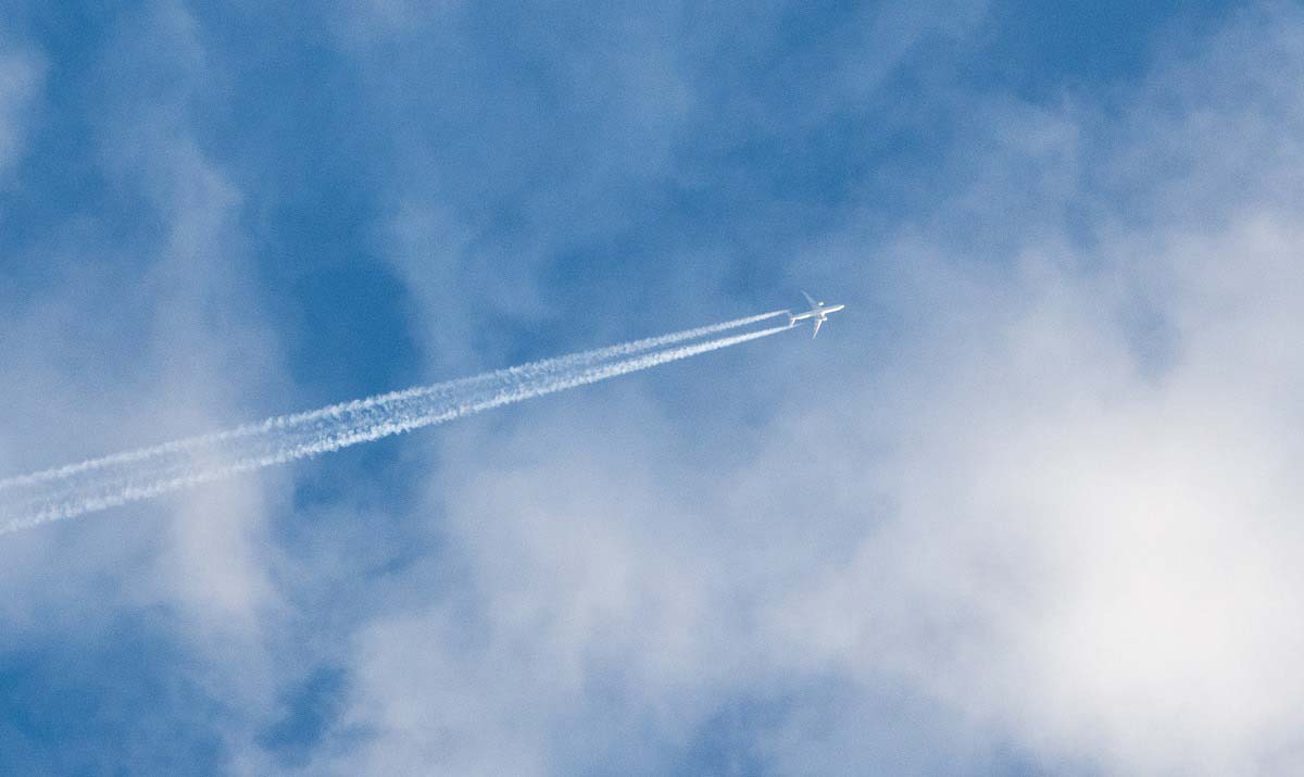 lentokone taivaalla